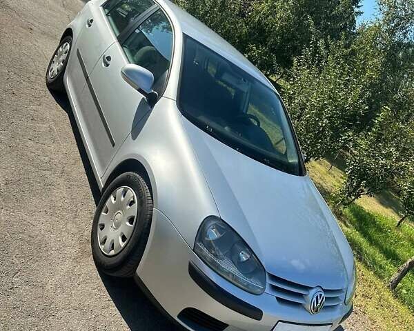 Сірий Фольксваген Гольф, об'ємом двигуна 1.6 л та пробігом 249 тис. км за 6100 $, фото 1 на Automoto.ua