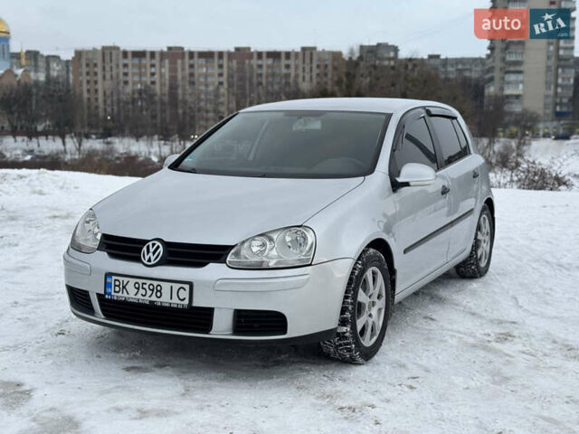 Сірий Фольксваген Гольф, об'ємом двигуна 1.39 л та пробігом 270 тис. км за 4500 $, фото 1 на Automoto.ua