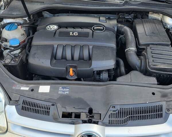 Серый Фольксваген Гольф, объемом двигателя 1.6 л и пробегом 297 тыс. км за 5500 $, фото 1 на Automoto.ua