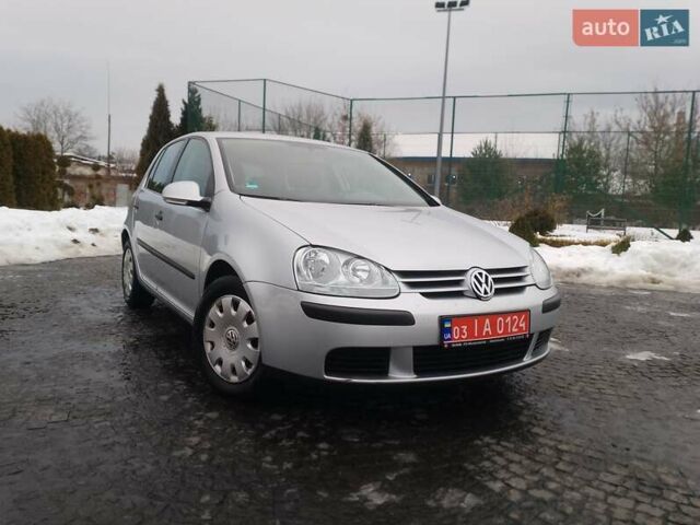 Серый Фольксваген Гольф, объемом двигателя 1.6 л и пробегом 221 тыс. км за 5550 $, фото 1 на Automoto.ua