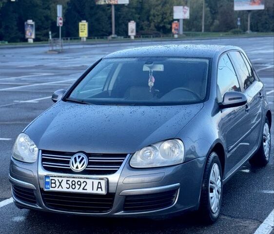 Фольксваген Гольф 2004 в Хмельницком на Automoto.ua Серый Фольксваген Гольф, объемом двигателя 1.4 л и пробегом 256 тыс. км за 4999 $, фото 1 на Automoto.ua