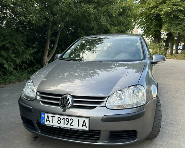 Серый Фольксваген Гольф, объемом двигателя 1.6 л и пробегом 160 тыс. км за 4500 $, фото 1 на Automoto.ua