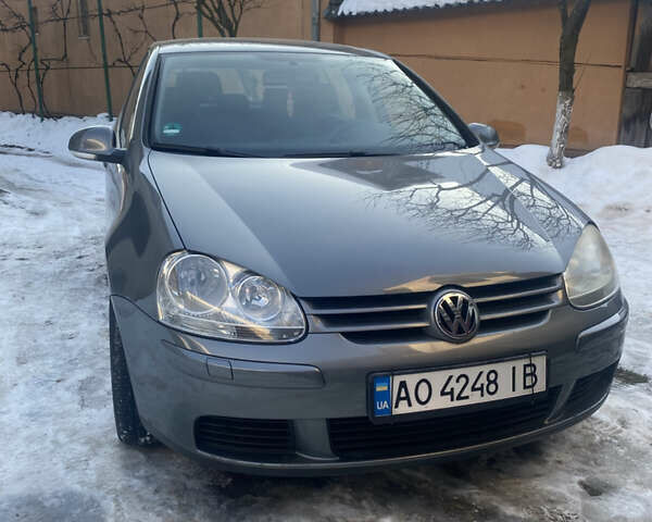 Серый Фольксваген Гольф, объемом двигателя 1.4 л и пробегом 236 тыс. км за 4680 $, фото 1 на Automoto.ua
