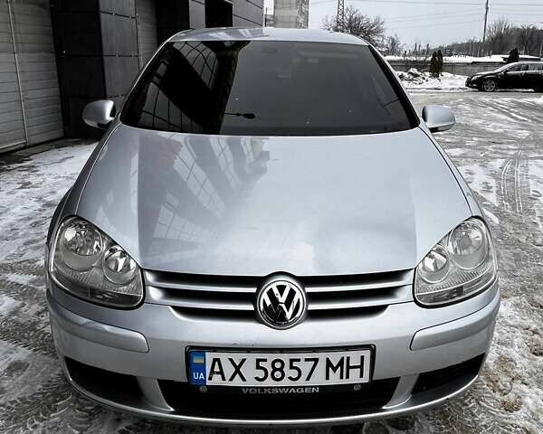 Сірий Фольксваген Гольф, об'ємом двигуна 1.6 л та пробігом 292 тис. км за 5900 $, фото 1 на Automoto.ua