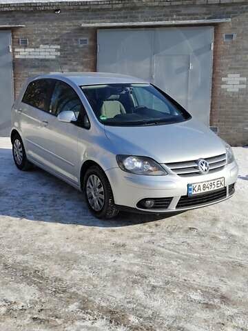 Серый Фольксваген Гольф, объемом двигателя 1.6 л и пробегом 258 тыс. км за 4850 $, фото 1 на Automoto.ua