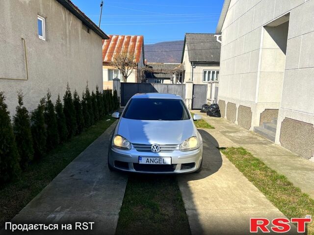 Серый Фольксваген Гольф, объемом двигателя 1.6 л и пробегом 300 тыс. км за 3500 $, фото 1 на Automoto.ua