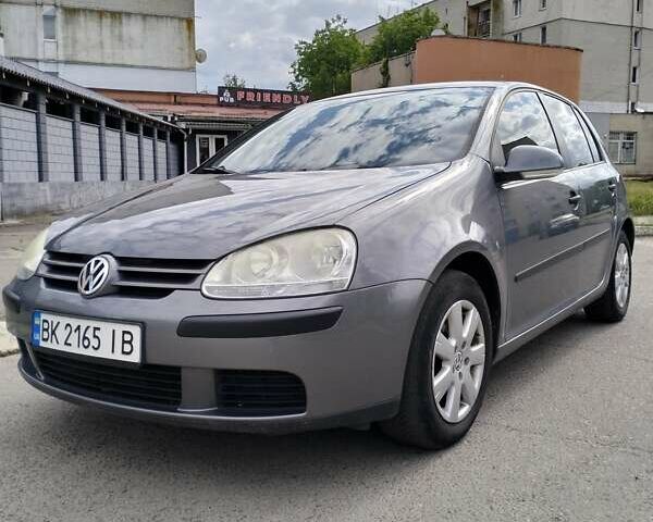 Серый Фольксваген Гольф, объемом двигателя 1.39 л и пробегом 290 тыс. км за 4799 $, фото 1 на Automoto.ua