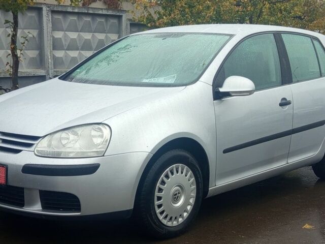 Серый Фольксваген Гольф, объемом двигателя 1.6 л и пробегом 240 тыс. км за 5600 $, фото 1 на Automoto.ua