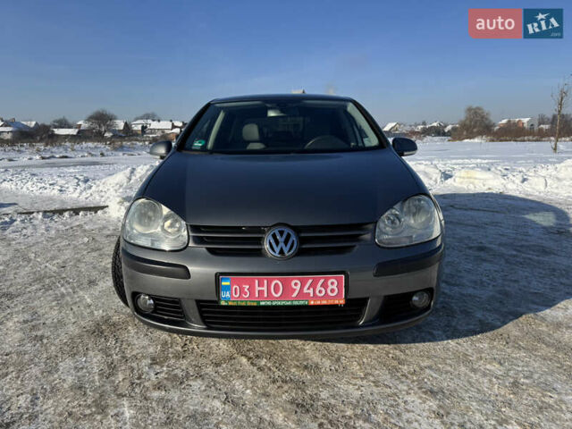 Сірий Фольксваген Гольф, об'ємом двигуна 1.6 л та пробігом 229 тис. км за 5050 $, фото 1 на Automoto.ua