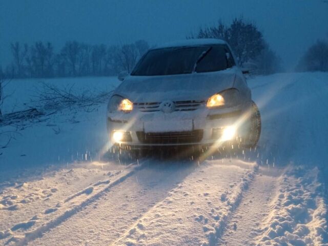 Сірий Фольксваген Гольф, об'ємом двигуна 1.6 л та пробігом 290 тис. км за 5000 $, фото 1 на Automoto.ua