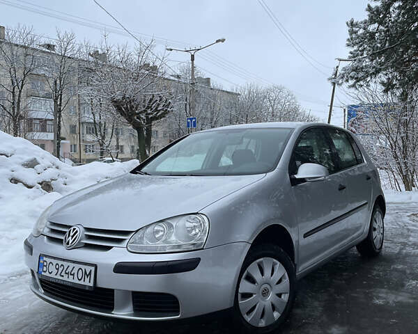 Сірий Фольксваген Гольф, об'ємом двигуна 1.6 л та пробігом 240 тис. км за 4700 $, фото 1 на Automoto.ua