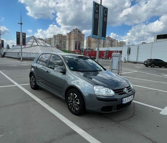 Серый Фольксваген Гольф, объемом двигателя 1.4 л и пробегом 258 тыс. км за 5500 $, фото 1 на Automoto.ua