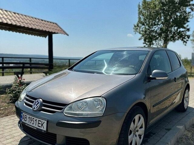 Сірий Фольксваген Гольф, об'ємом двигуна 1.39 л та пробігом 254 тис. км за 3200 $, фото 1 на Automoto.ua