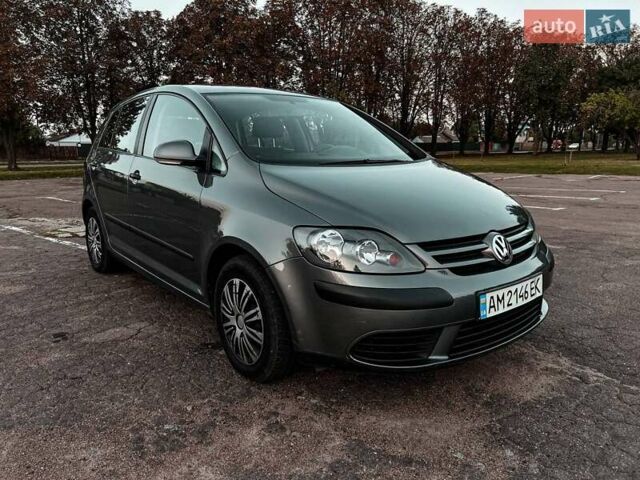 Сірий Фольксваген Гольф, об'ємом двигуна 1.39 л та пробігом 170 тис. км за 5200 $, фото 1 на Automoto.ua