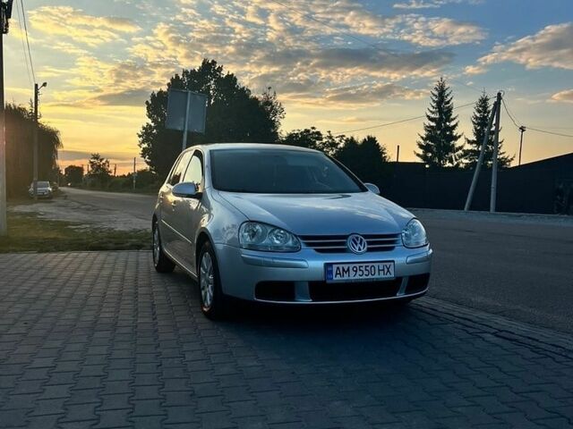 Сірий Фольксваген Гольф, об'ємом двигуна 1.6 л та пробігом 328 тис. км за 5499 $, фото 1 на Automoto.ua