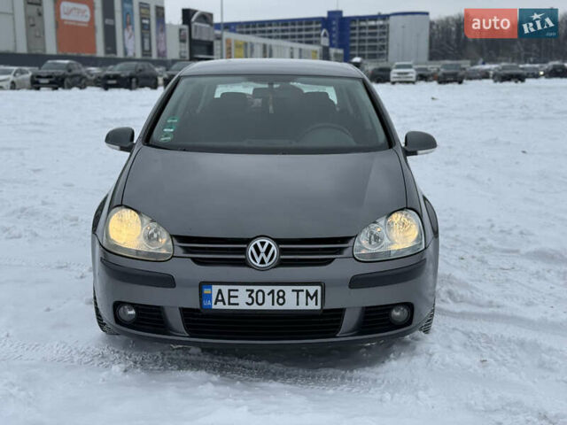 Серый Фольксваген Гольф, объемом двигателя 1.6 л и пробегом 232 тыс. км за 5000 $, фото 1 на Automoto.ua