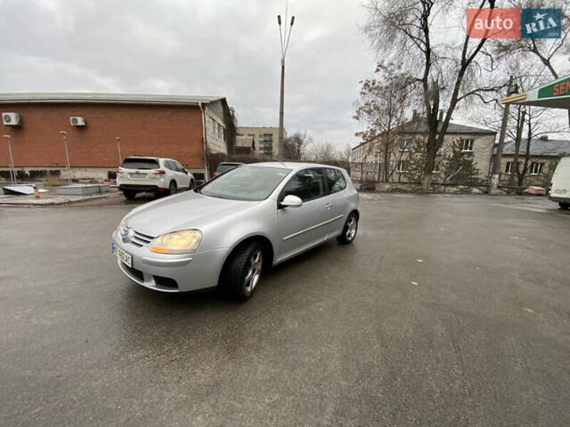 Серый Фольксваген Гольф, объемом двигателя 1.39 л и пробегом 313 тыс. км за 4099 $, фото 1 на Automoto.ua