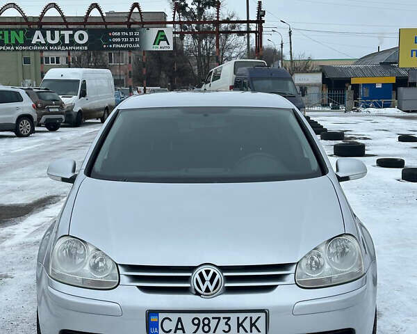 Серый Фольксваген Гольф, объемом двигателя 1.6 л и пробегом 227 тыс. км за 5900 $, фото 1 на Automoto.ua