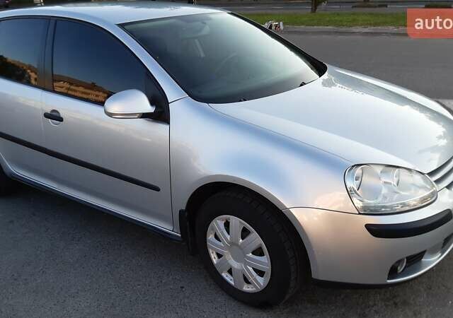 Серый Фольксваген Гольф, объемом двигателя 1.6 л и пробегом 204 тыс. км за 6200 $, фото 1 на Automoto.ua