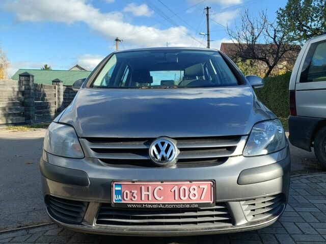 Серый Фольксваген Гольф, объемом двигателя 1.6 л и пробегом 220 тыс. км за 4900 $, фото 1 на Automoto.ua