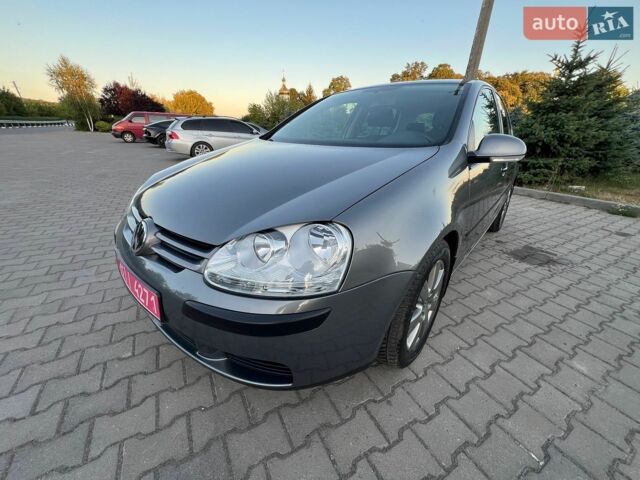 Серый Фольксваген Гольф, объемом двигателя 1.6 л и пробегом 221 тыс. км за 5200 $, фото 1 на Automoto.ua