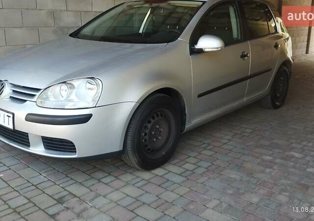 Серый Фольксваген Гольф, объемом двигателя 1.39 л и пробегом 273 тыс. км за 4800 $, фото 1 на Automoto.ua