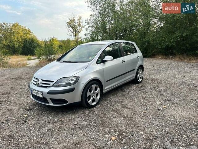 Серый Фольксваген Гольф, объемом двигателя 1.6 л и пробегом 226 тыс. км за 5400 $, фото 1 на Automoto.ua