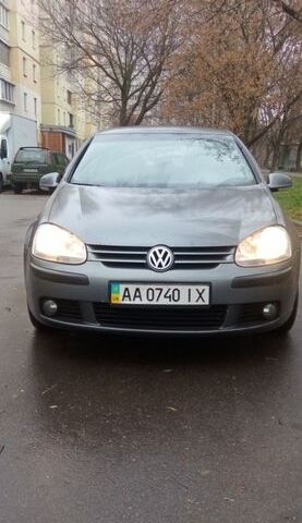 Серый Фольксваген Гольф, объемом двигателя 1.6 л и пробегом 260 тыс. км за 4800 $, фото 1 на Automoto.ua