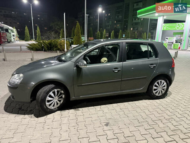 Серый Фольксваген Гольф, объемом двигателя 1.4 л и пробегом 273 тыс. км за 5200 $, фото 1 на Automoto.ua