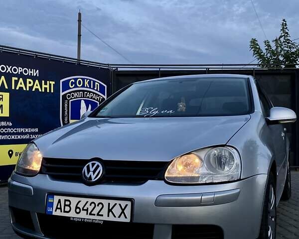 Серый Фольксваген Гольф, объемом двигателя 1.4 л и пробегом 240 тыс. км за 5150 $, фото 1 на Automoto.ua