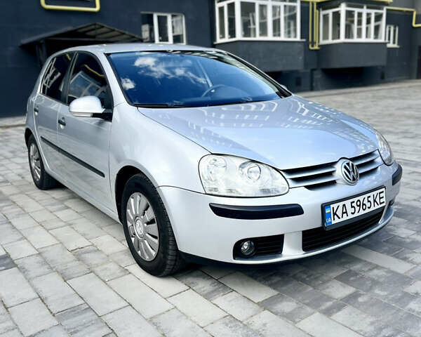 Серый Фольксваген Гольф, объемом двигателя 1.6 л и пробегом 287 тыс. км за 5800 $, фото 1 на Automoto.ua