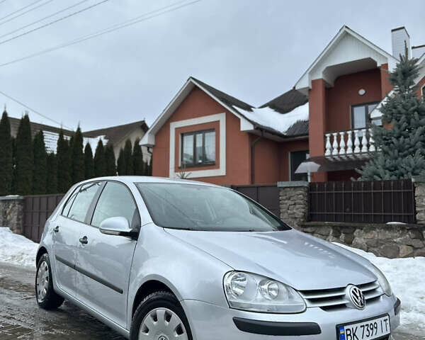 Сірий Фольксваген Гольф, об'ємом двигуна 1.39 л та пробігом 273 тис. км за 4650 $, фото 1 на Automoto.ua