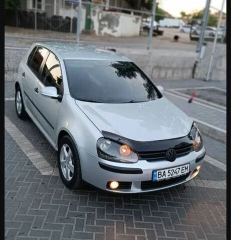 Серый Фольксваген Гольф, объемом двигателя 1.6 л и пробегом 392 тыс. км за 5000 $, фото 1 на Automoto.ua