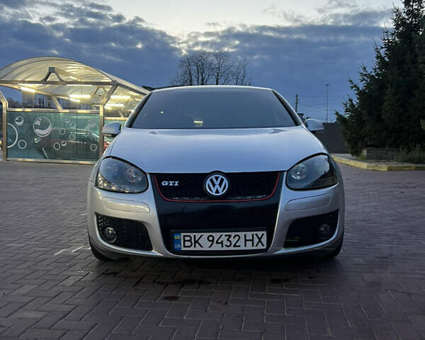 Серый Фольксваген Гольф, объемом двигателя 1.97 л и пробегом 350 тыс. км за 5700 $, фото 1 на Automoto.ua