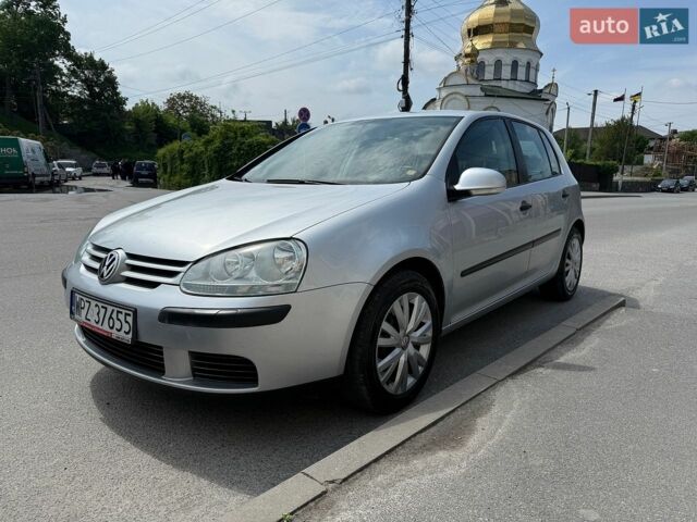 Серый Фольксваген Гольф, объемом двигателя 1.6 л и пробегом 245 тыс. км за 4950 $, фото 1 на Automoto.ua