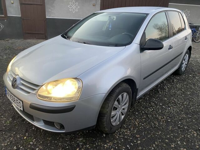 Серый Фольксваген Гольф, объемом двигателя 1.6 л и пробегом 218 тыс. км за 5400 $, фото 1 на Automoto.ua