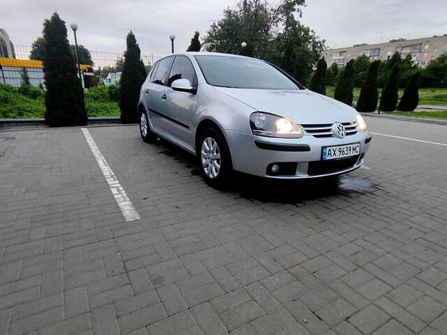 Серый Фольксваген Гольф, объемом двигателя 1.4 л и пробегом 246 тыс. км за 5500 $, фото 1 на Automoto.ua