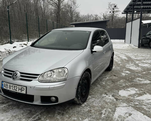 Серый Фольксваген Гольф, объемом двигателя 1.4 л и пробегом 245 тыс. км за 5600 $, фото 1 на Automoto.ua