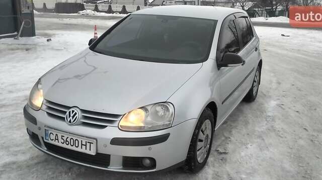 Серый Фольксваген Гольф, объемом двигателя 1.6 л и пробегом 238 тыс. км за 5600 $, фото 1 на Automoto.ua