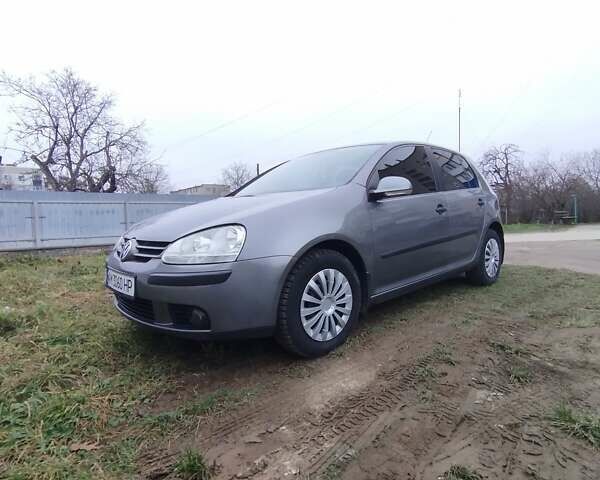 Серый Фольксваген Гольф, объемом двигателя 1.6 л и пробегом 234 тыс. км за 6400 $, фото 1 на Automoto.ua