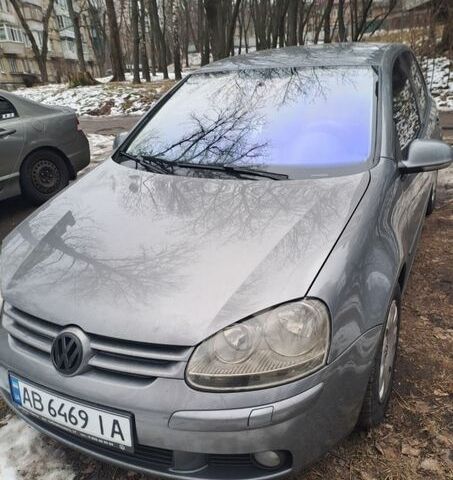 Серый Фольксваген Гольф, объемом двигателя 1.6 л и пробегом 237 тыс. км за 7800 $, фото 1 на Automoto.ua