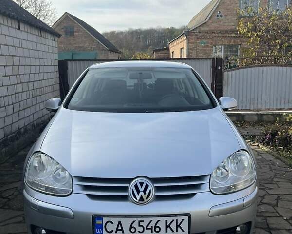 Серый Фольксваген Гольф, объемом двигателя 1.4 л и пробегом 260 тыс. км за 5900 $, фото 1 на Automoto.ua