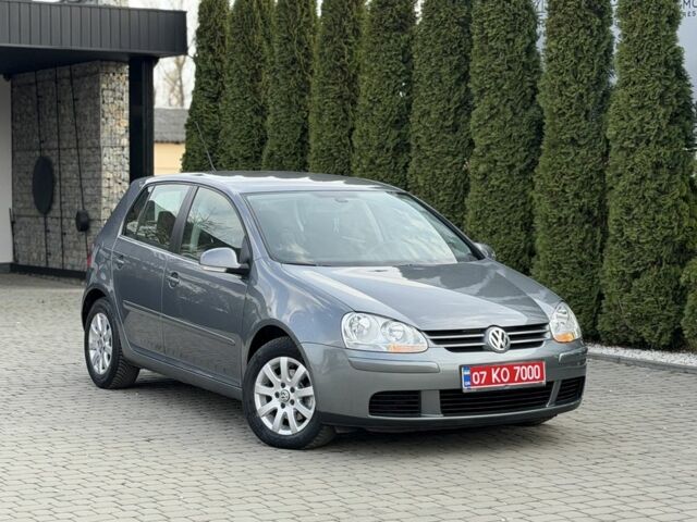 Серый Фольксваген Гольф, объемом двигателя 1.6 л и пробегом 194 тыс. км за 5900 $, фото 1 на Automoto.ua