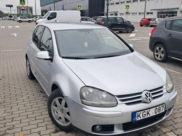 Серый Фольксваген Гольф, объемом двигателя 2 л и пробегом 417 тыс. км за 2700 $, фото 1 на Automoto.ua