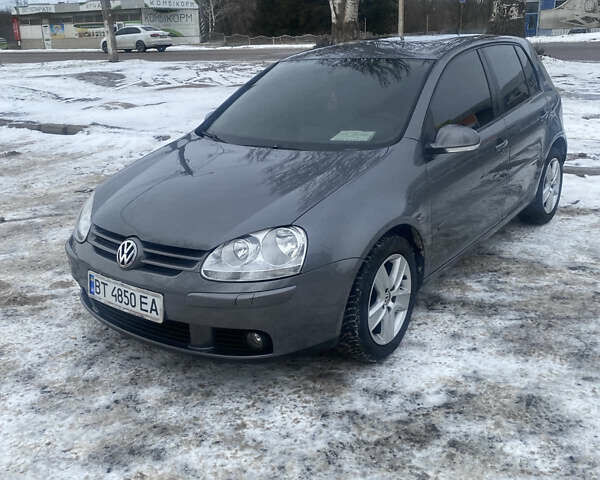 Сірий Фольксваген Гольф, об'ємом двигуна 1.39 л та пробігом 209 тис. км за 6700 $, фото 1 на Automoto.ua