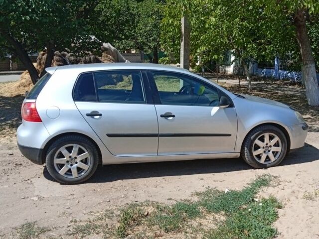 Сірий Фольксваген Гольф, об'ємом двигуна 1.6 л та пробігом 259 тис. км за 6000 $, фото 1 на Automoto.ua