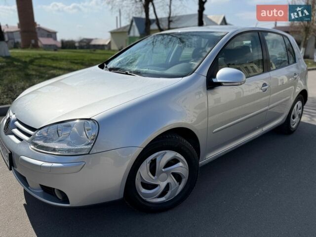 Серый Фольксваген Гольф, объемом двигателя 1.6 л и пробегом 203 тыс. км за 5650 $, фото 1 на Automoto.ua