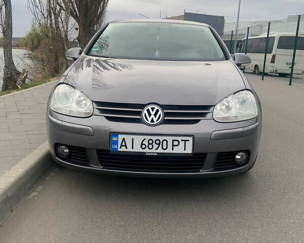 Серый Фольксваген Гольф, объемом двигателя 1.6 л и пробегом 208 тыс. км за 6300 $, фото 1 на Automoto.ua