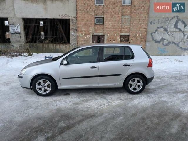 Сірий Фольксваген Гольф, об'ємом двигуна 1.6 л та пробігом 225 тис. км за 5000 $, фото 1 на Automoto.ua
