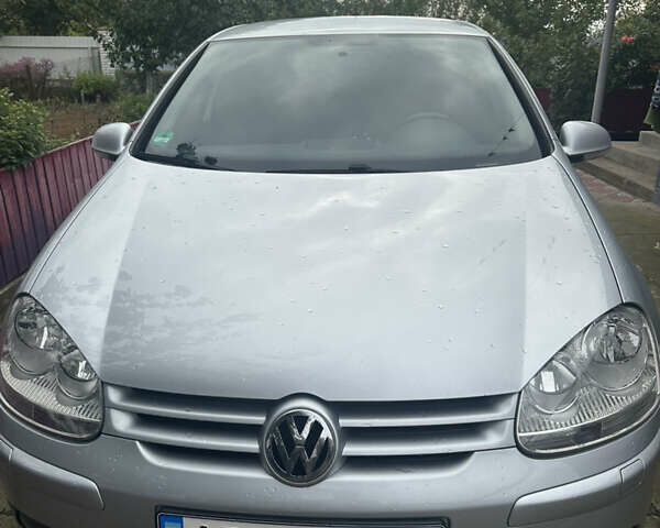 Серый Фольксваген Гольф, объемом двигателя 1.39 л и пробегом 202 тыс. км за 5000 $, фото 1 на Automoto.ua